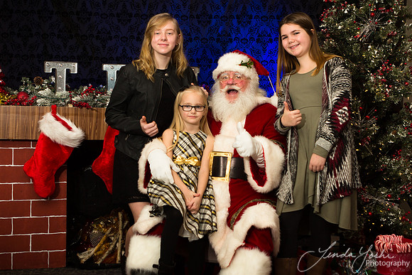 UPChristmasParty2017-24
