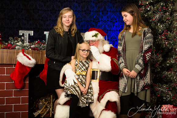 UPChristmasParty2017-25